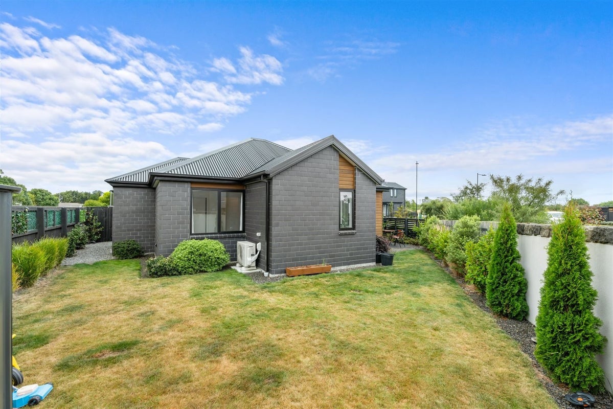 1 Piripiri Place, Broomfield, Christchurch - Carousel 2