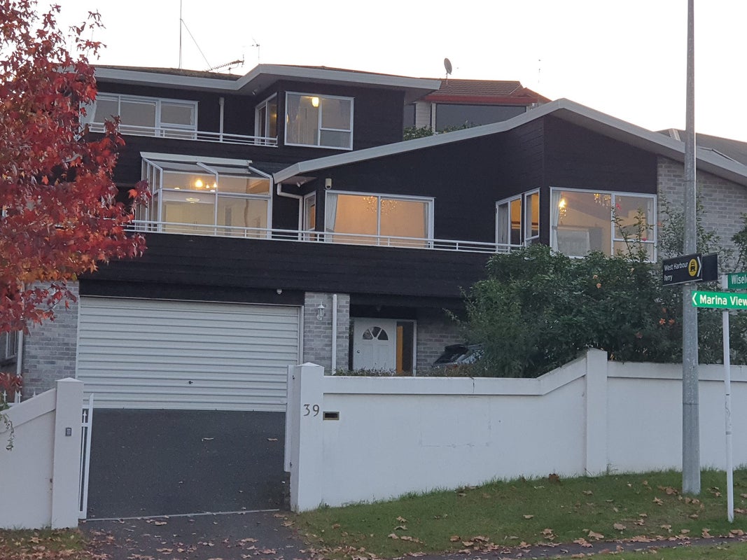 39 Marina View Drive, West Harbour, Auckland - Carousel 1
