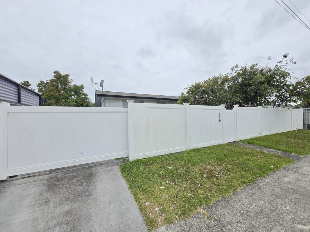 20 Greenhaven Avenue, Opaheke, Papakura - Carousel 19