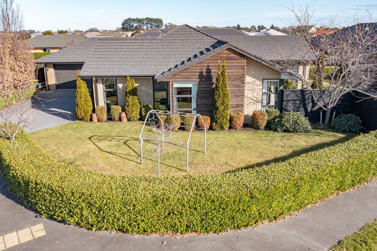 2 Bennington Way, Wigram, Christchurch - Carousel 1