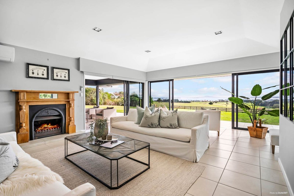 682 Whitford-Maraetai Road, Howick - Carousel 1