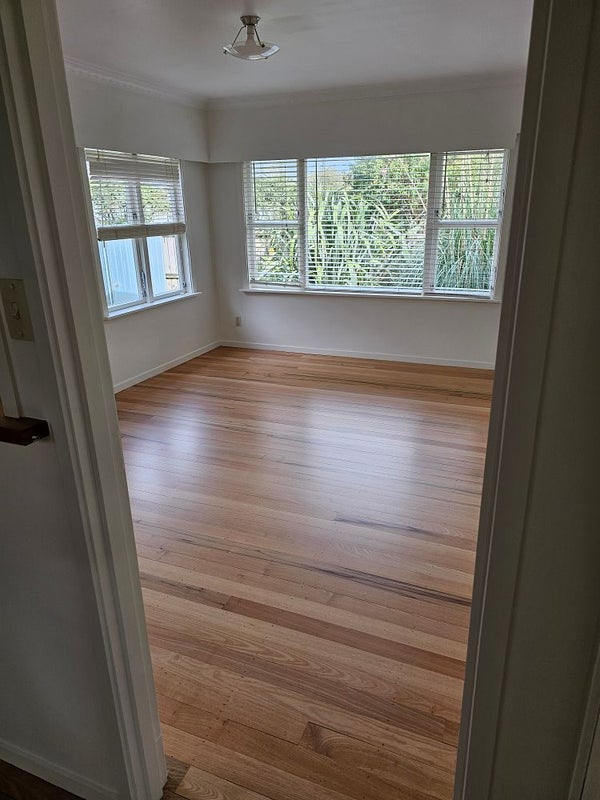 2/2 Earl Road, Titirangi, Auckland - Carousel 5