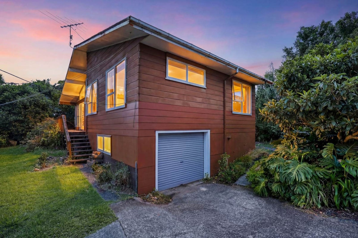 39 Gazelle Avenue, Beach Haven, Auckland - Carousel 1