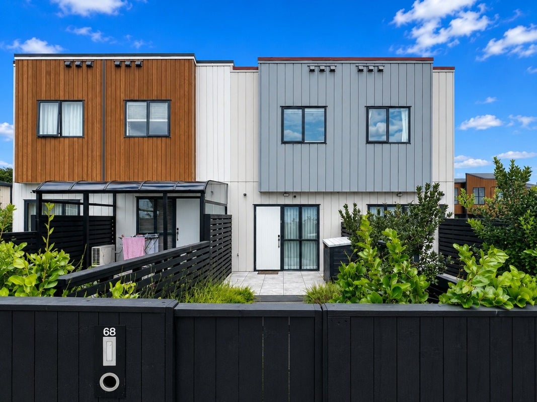 68 Long George Drive, Totara Park, Auckland - Carousel 1