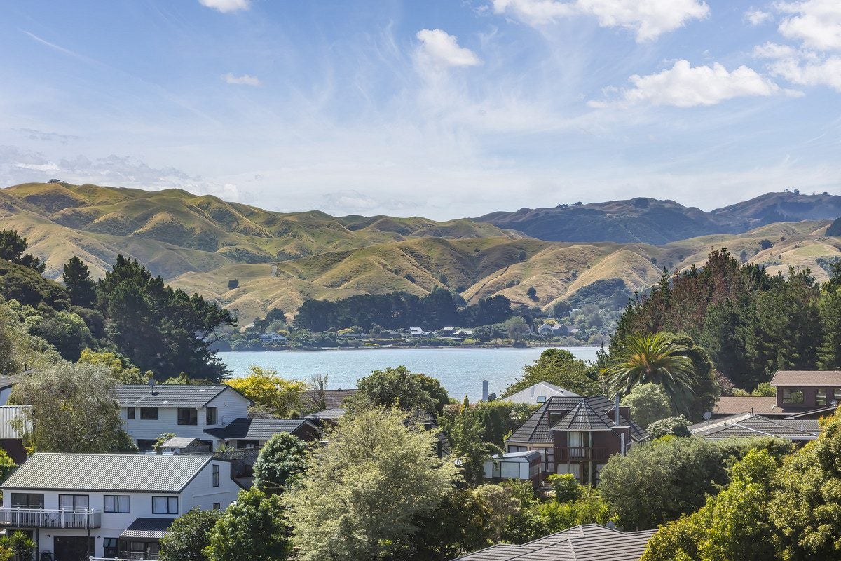 15 Eclipse Lane, Whitby, Porirua - Carousel 2