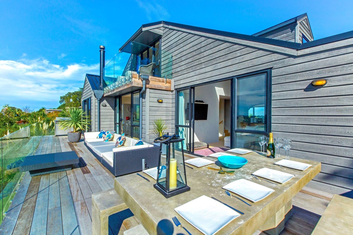 50 Tiri Road, Oneroa, Waiheke Island - Carousel 2