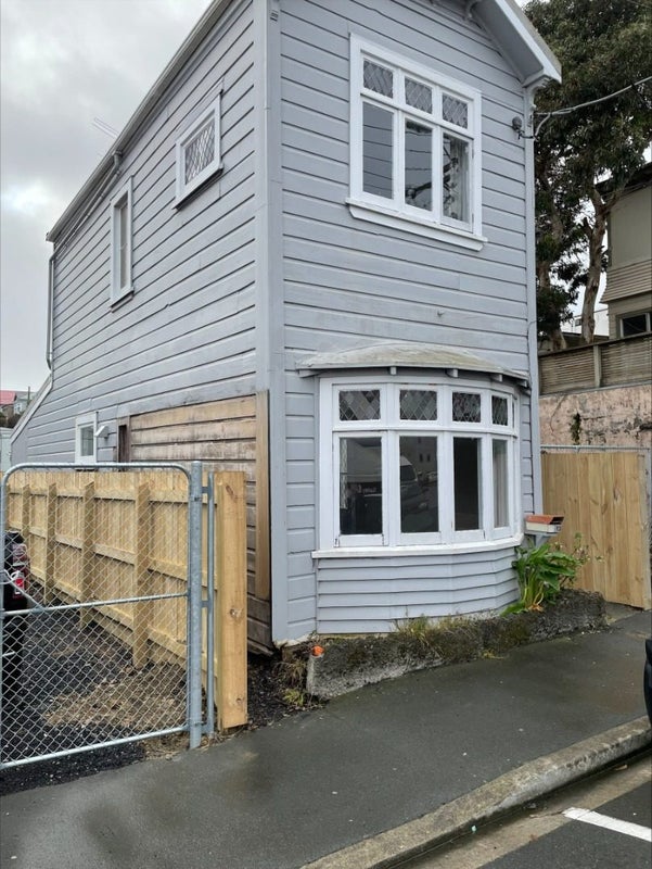 13 Home Street, Mount Victoria, Wellington - Carousel 1
