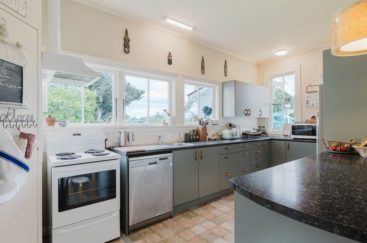 300 Hinemoa Valley Road, Kaitawa, Pahiatua - Carousel 2