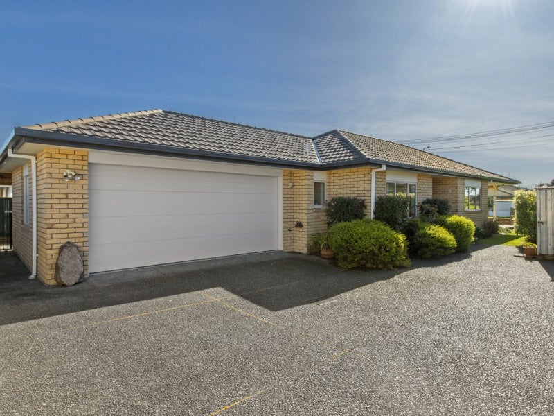 21 Pemberton Crescent, Greerton, Tauranga - Carousel 2