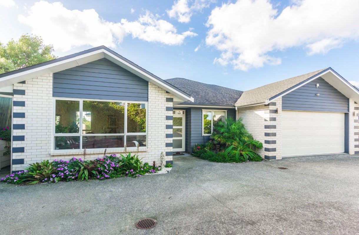 99 Lake Panorama Drive, Henderson Valley, Auckland - Carousel 1
