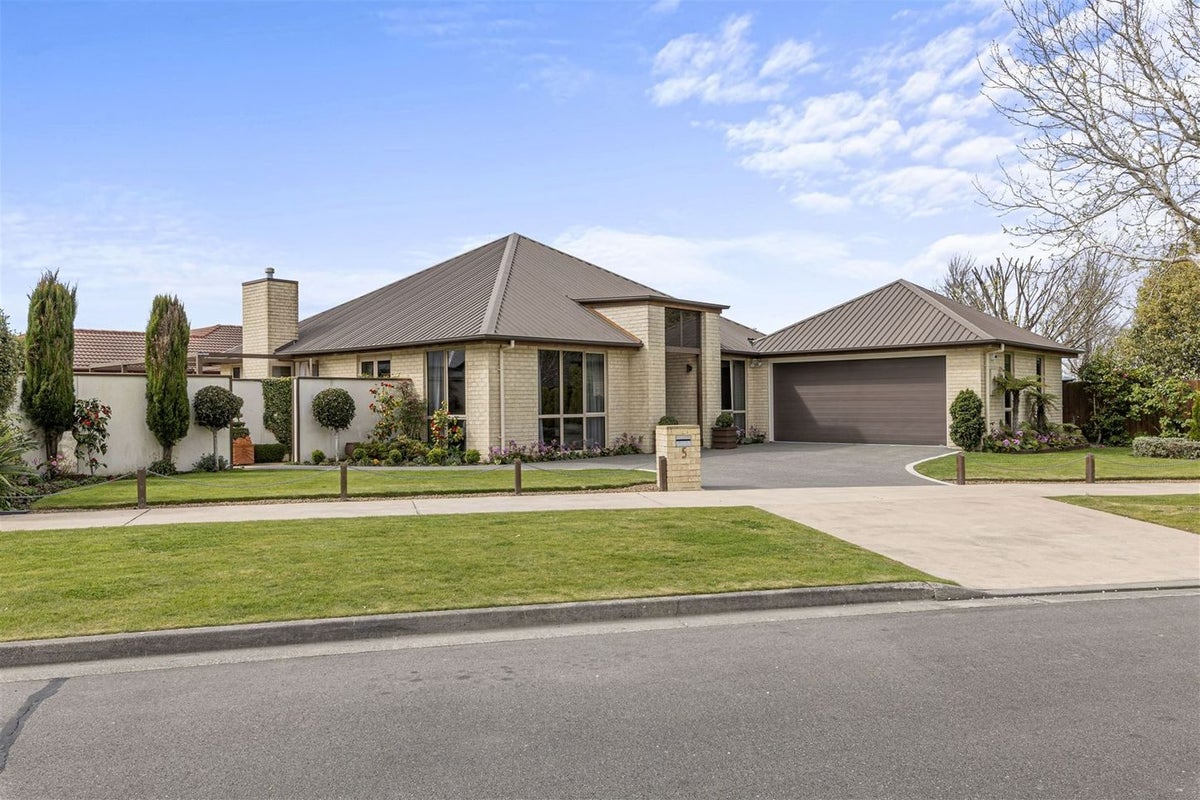 5 Richard Seddon Drive, Northwood, Christchurch - Carousel 1