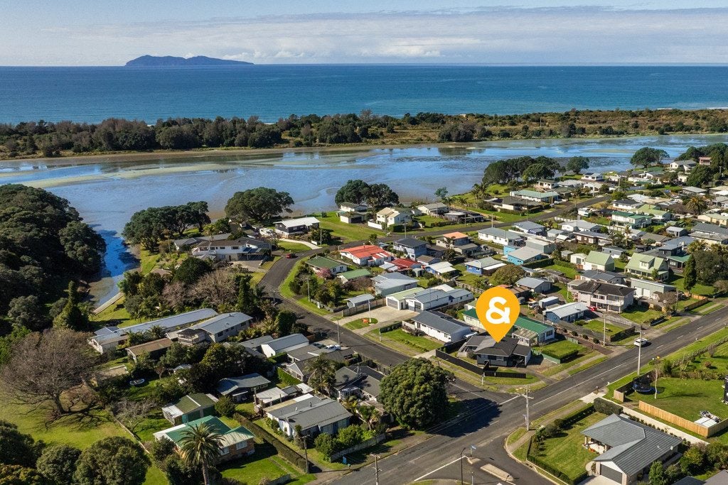 44 Athenree Road, Athenree, Katikati - Carousel 1