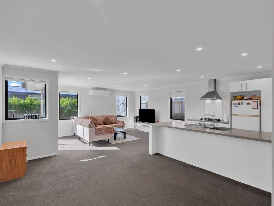 26 North Ridge Drive, Rototuna North, Hamilton - Carousel 2