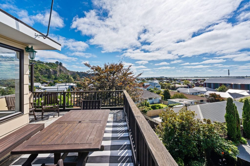 3 Ball Lane, Redcliffs, Christchurch - Carousel 1