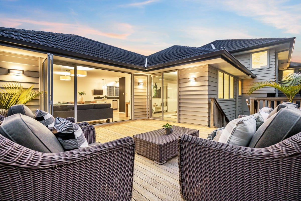 31 Tahapa Crescent, Meadowbank, Auckland - Carousel 1