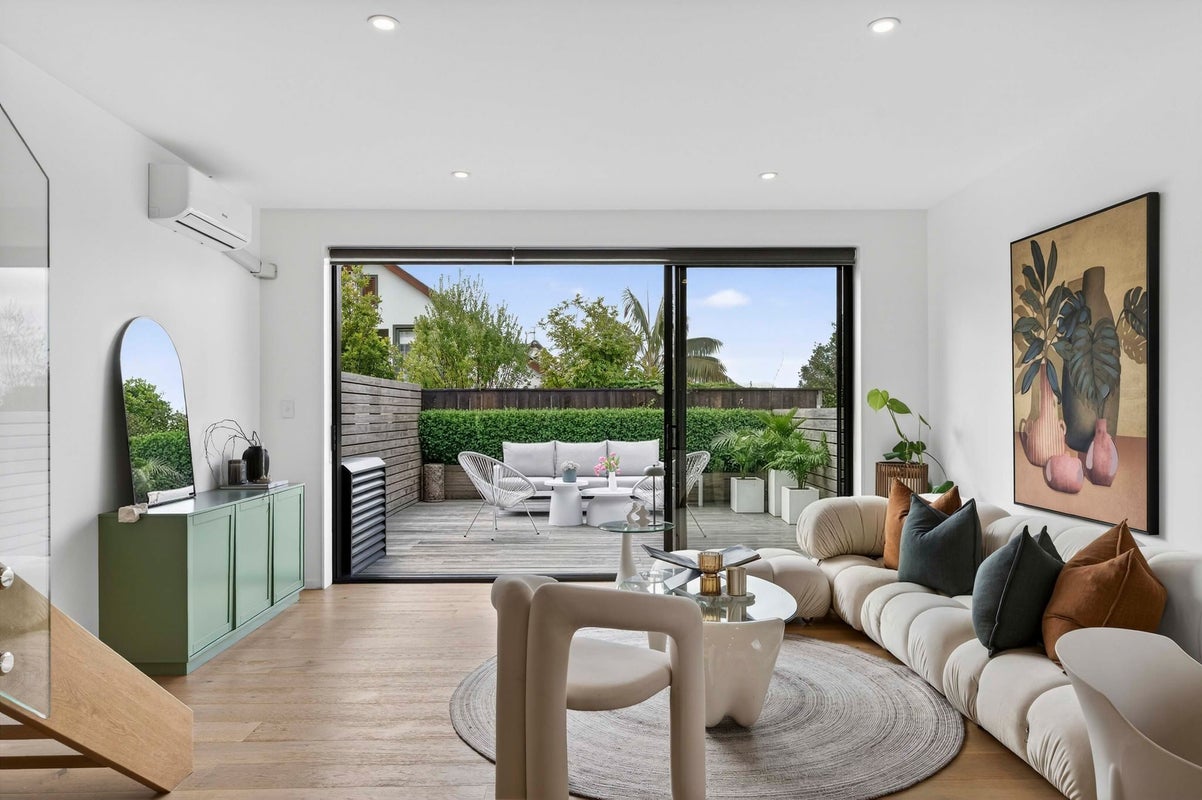 16/37 Saint Vincent Avenue, Remuera, Auckland - Carousel 1