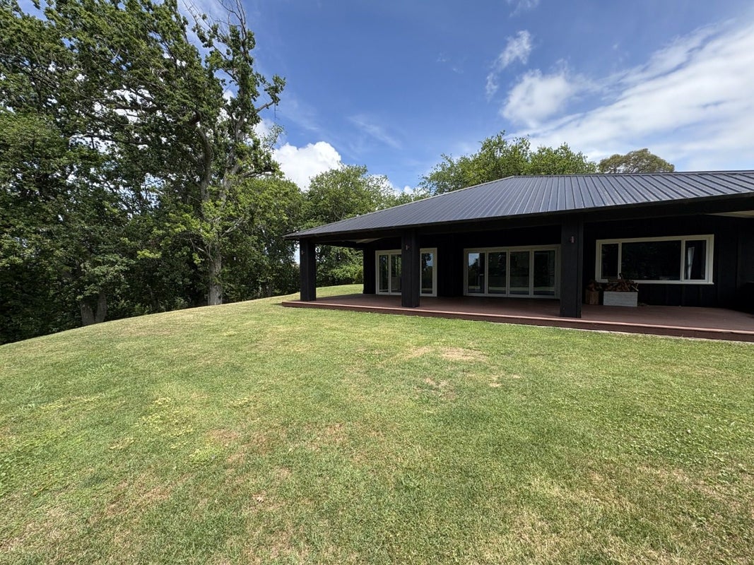 54 Nilgiri Road, Poraiti, Napier - Carousel 2