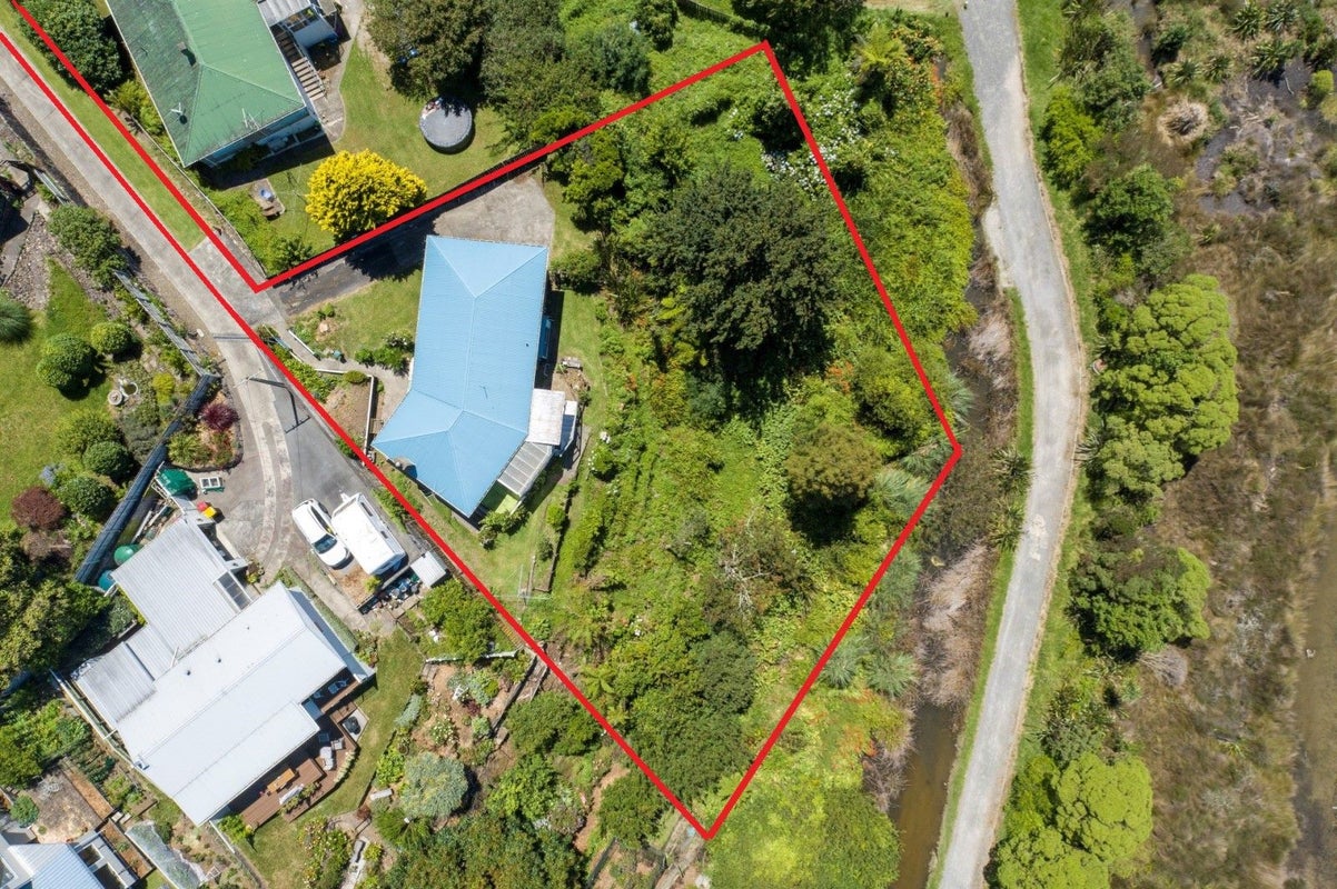 14 Lloyd Street, Parkvale, Tauranga - Carousel 1