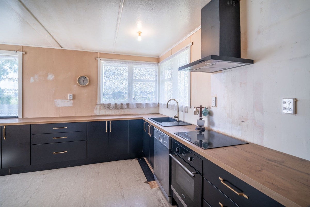 84 Chatham Road, Flaxmere, Hastings - Carousel 2