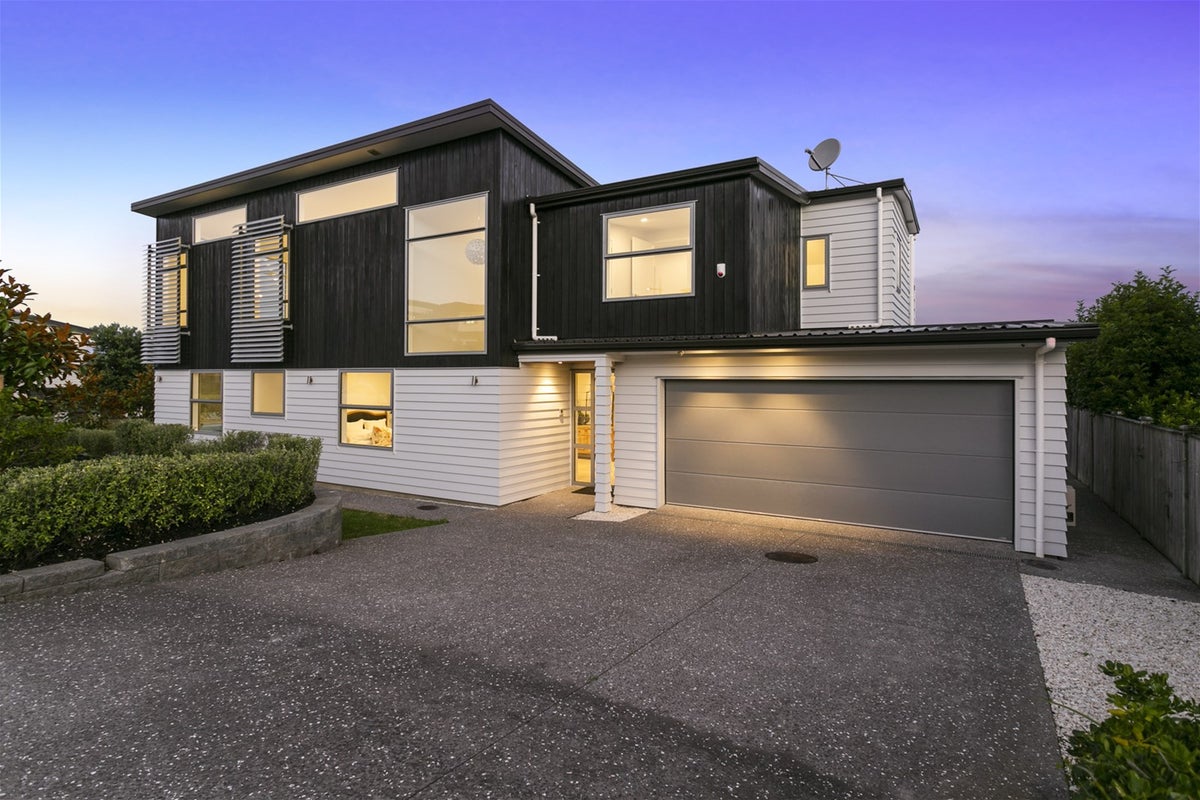 14 Bearing Parade, Long Bay, Auckland - Carousel 1
