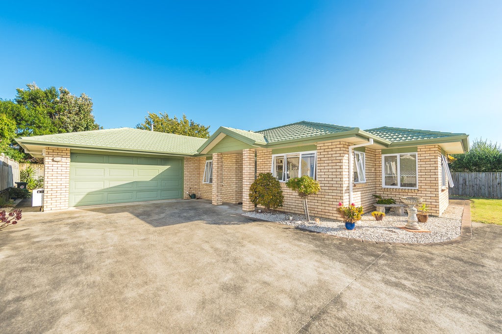 12 Charles Close, Springvale, Whanganui - Carousel 1