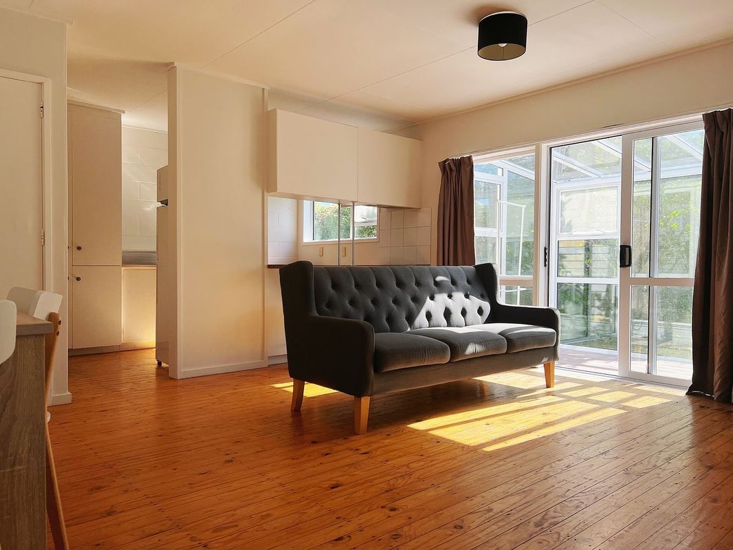 3A OAKLEIGH ST, MAUNGARAKI, LOWER HUTT - Carousel 2