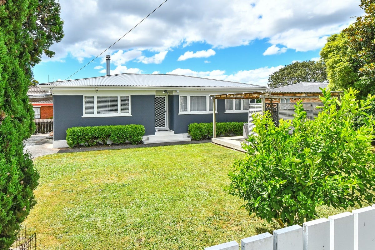 1/32 King Edward Avenue, Papakura, Auckland - Carousel 1