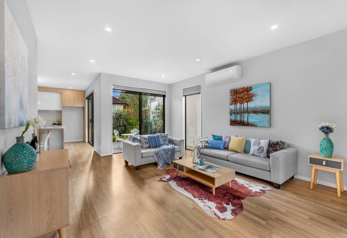 37B Eastview Road, Glen Innes, Auckland - Carousel 2