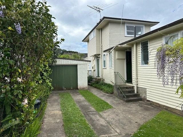 2 Earnoch Avenue, Takapuna, Auckland - Carousel 1