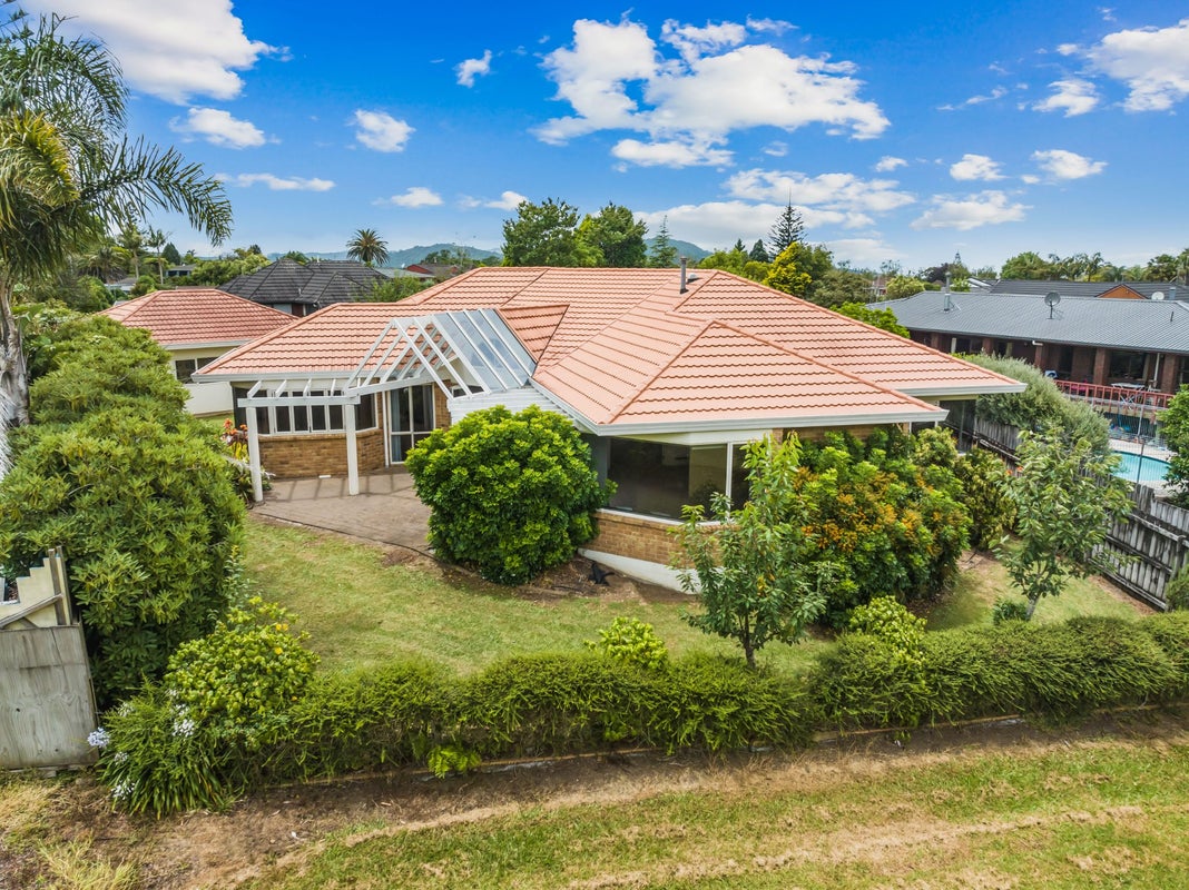 24 Augusta Place, Kamo, Whangarei - Carousel 1