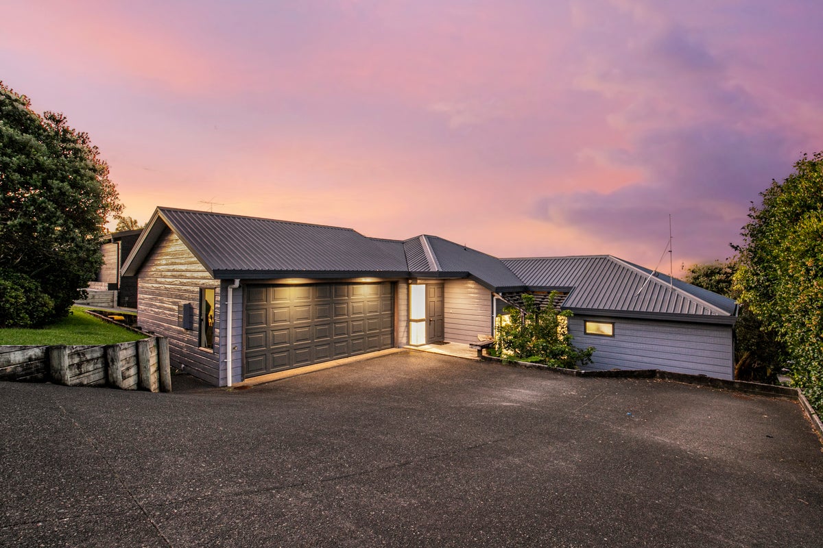 66 Waiora Road, Stanmore Bay, Whangaparaoa - Carousel 1