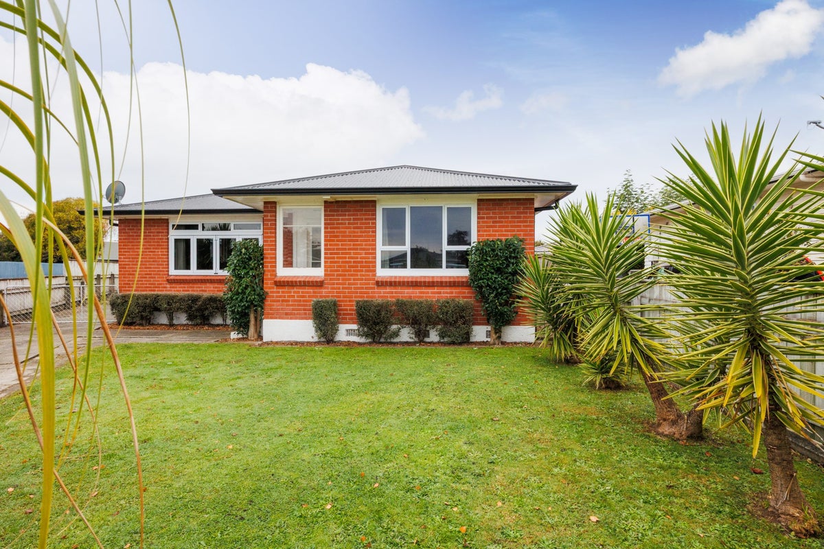 8 Austin Place, Awapuni, Palmerston North - Carousel 14