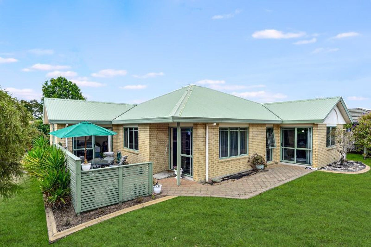 2 Dingwall Court, Rototuna, Hamilton - Carousel 2