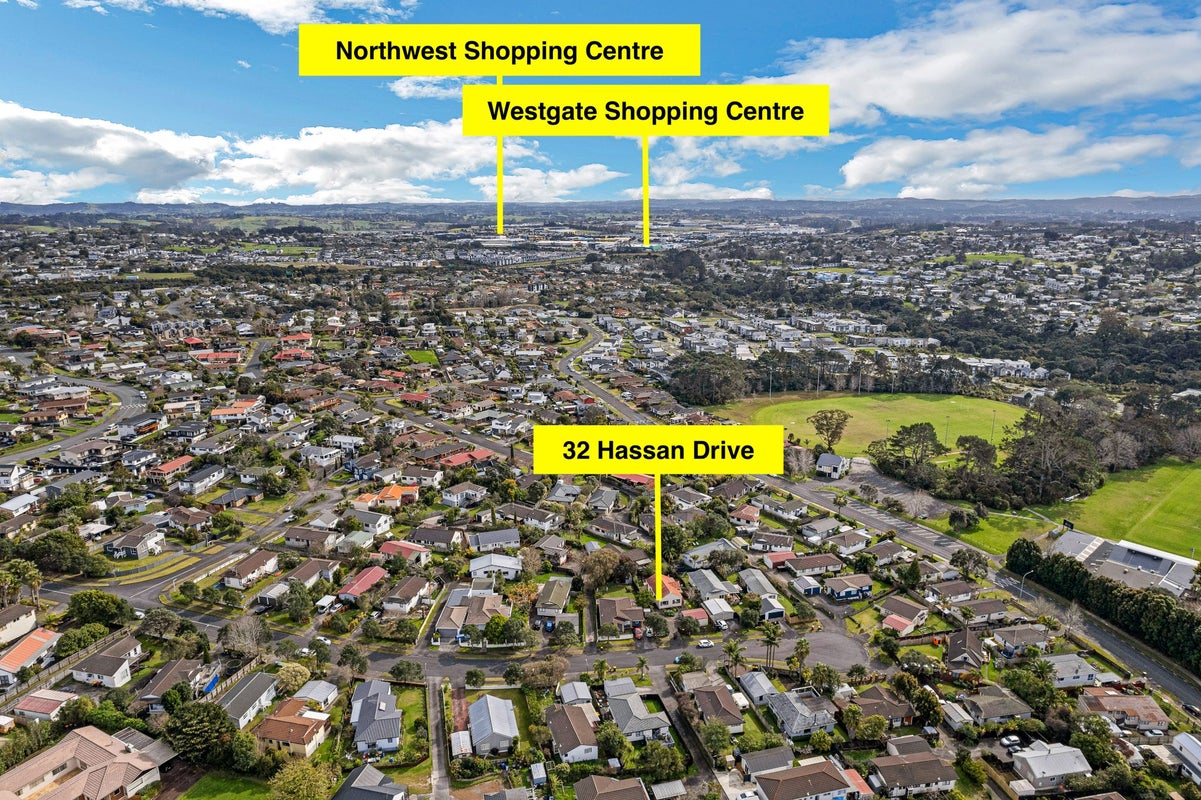 32 Hassan Drive, Massey, Auckland - Carousel 24