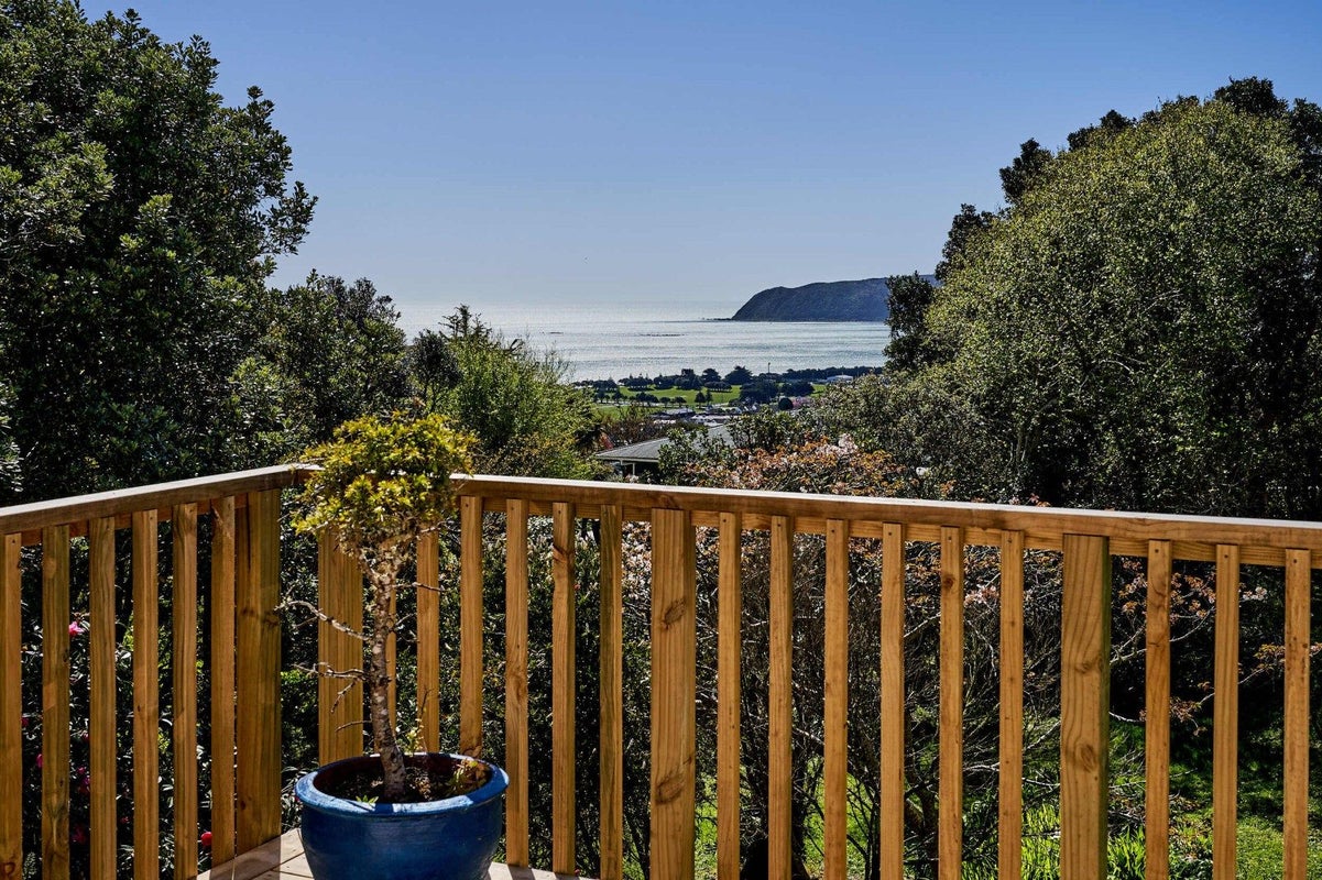 61 Kahu Road, Paremata, Porirua - Carousel 1