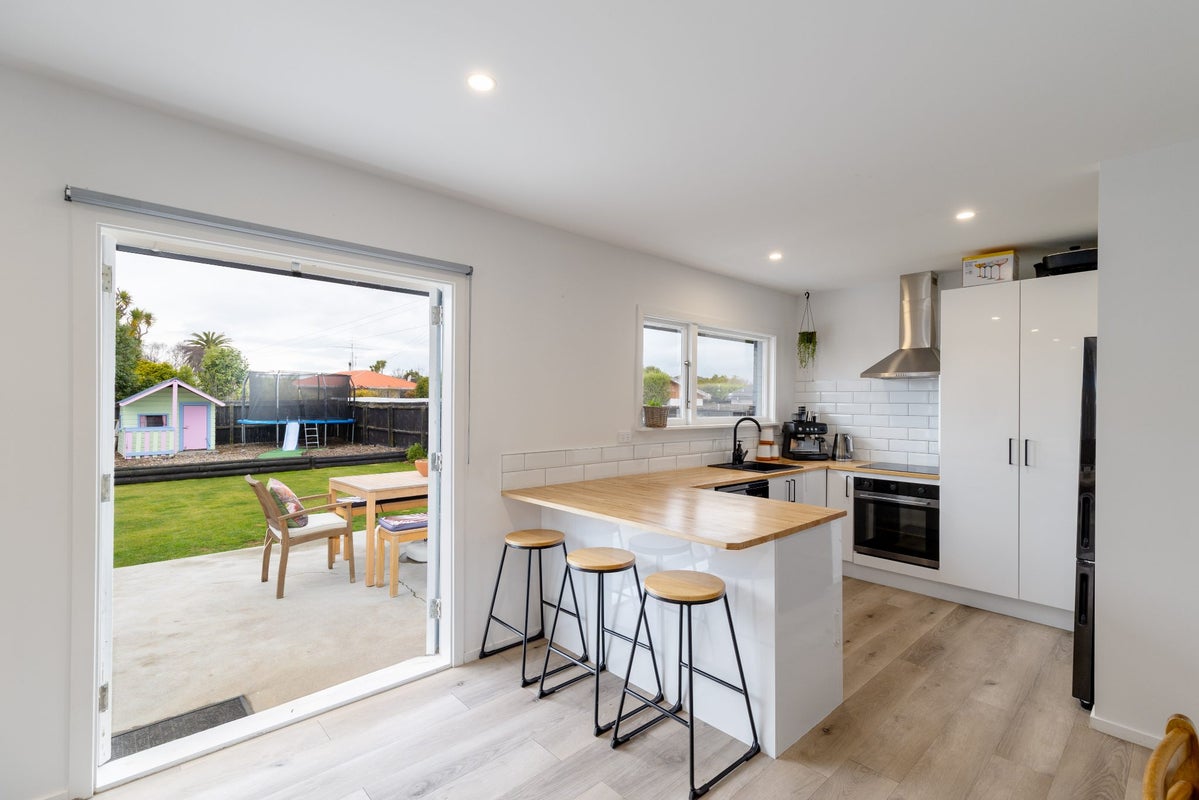 5 Cromer Place, New Brighton, Christchurch - Carousel 2