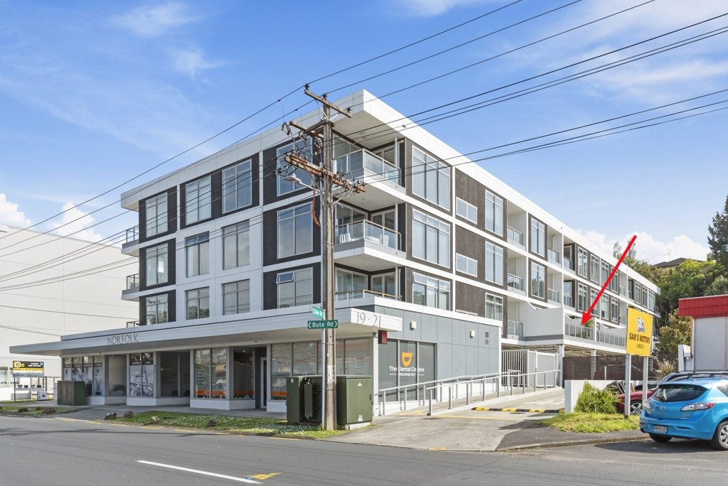 103/19 Bute Road, Browns Bay, Auckland - Carousel 2