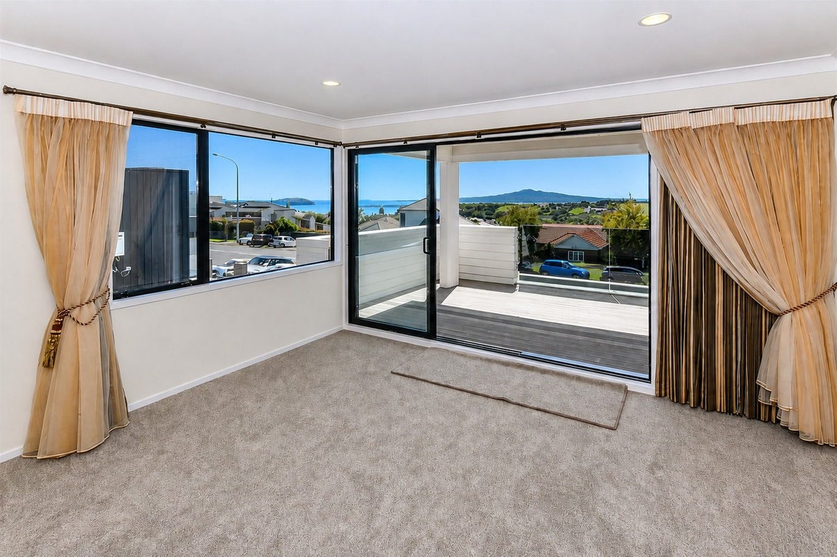 69 Coates Avenue, Orakei, Auckland - Carousel 2