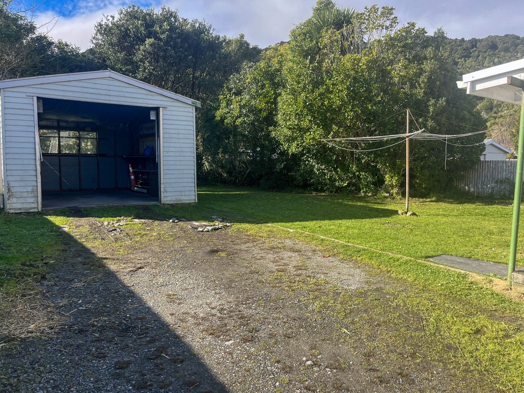 133 Ward Street, Cobden, Greymouth - Carousel 15