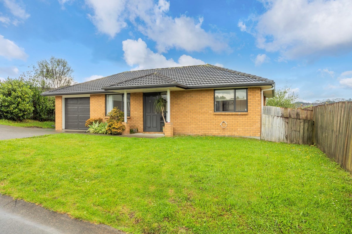 18 Misty Valley Drive, Henderson, Auckland - Carousel 22