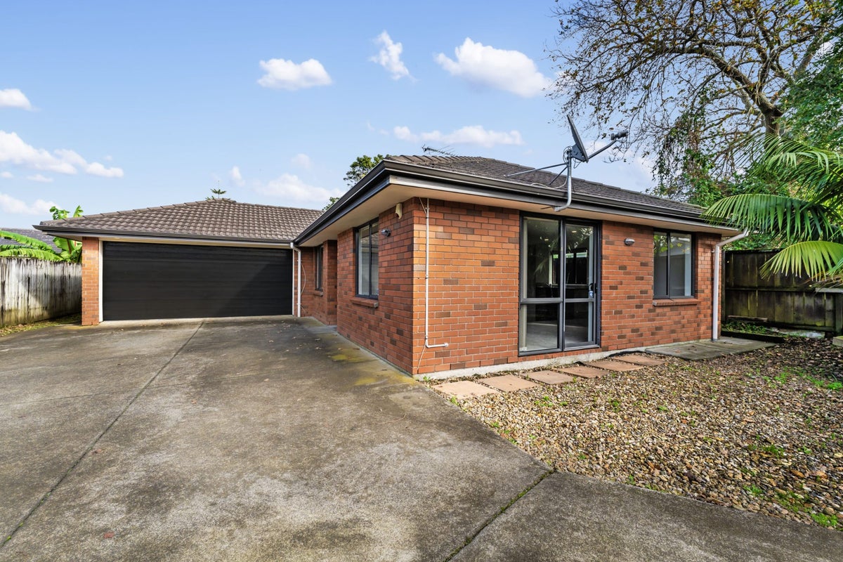 39B Kawiti Avenue, Point England, Auckland - Carousel 2