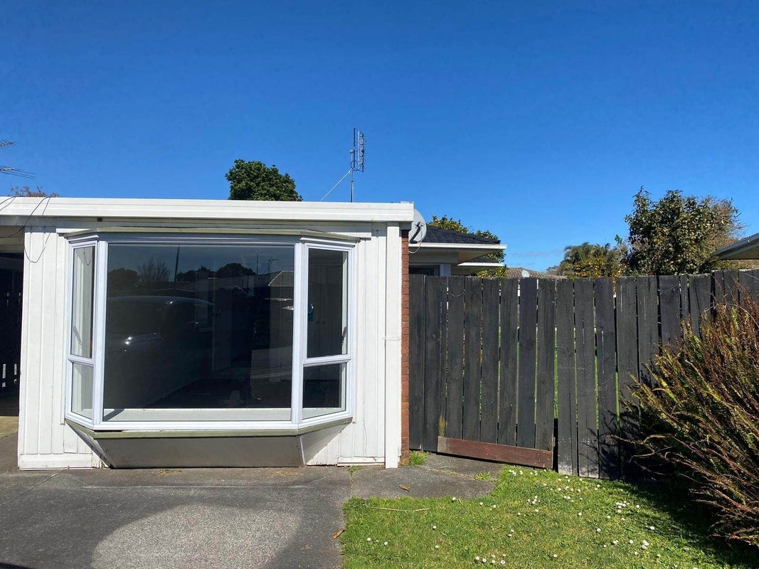 7B Tatua Place, Conifer Grove, Takanini - Carousel 1