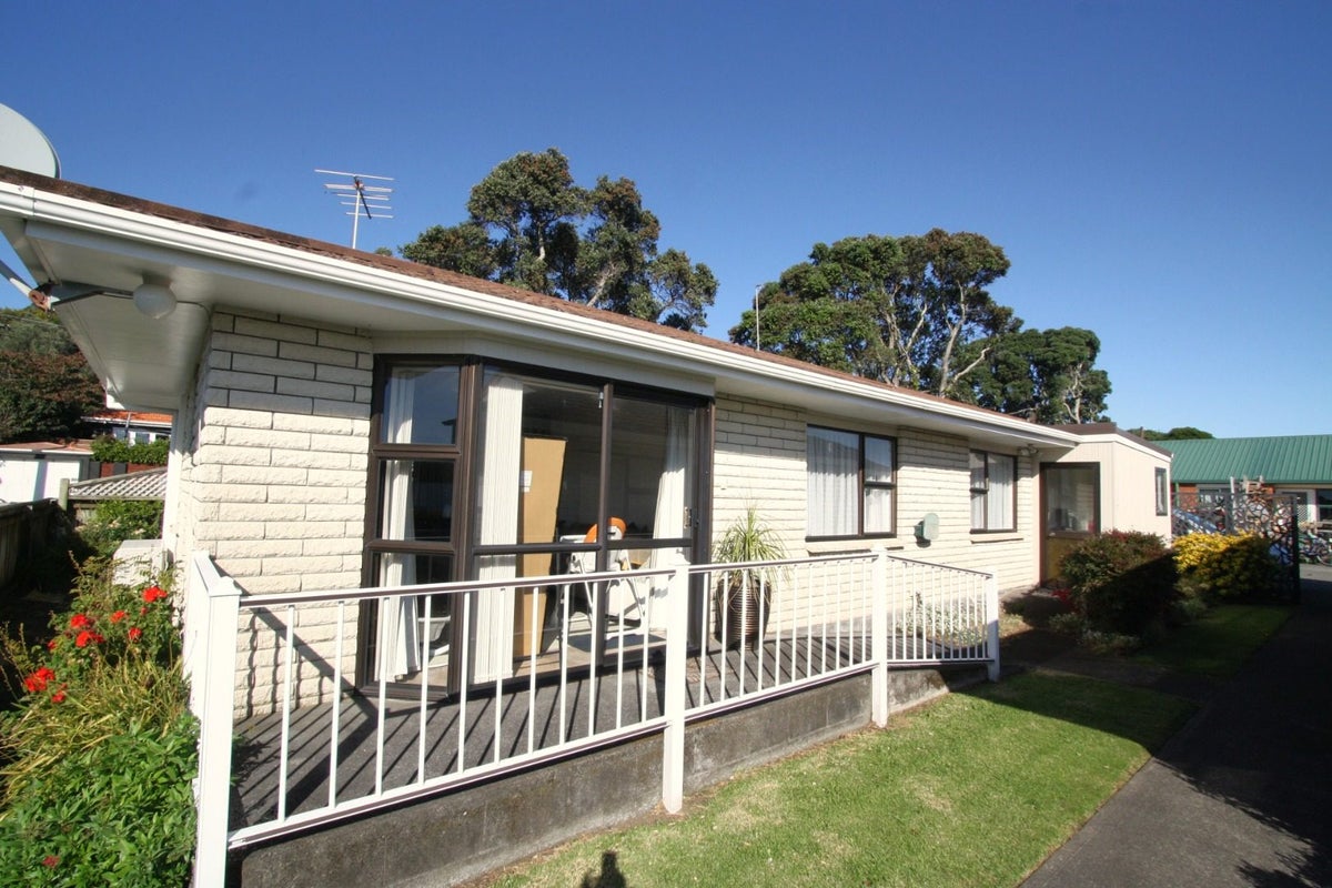 66 Whiteley Street, Moturoa, New Plymouth - Carousel 2