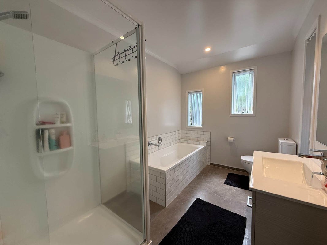 38 Landing Drive, Pyes Pa, Tauranga - Carousel 2