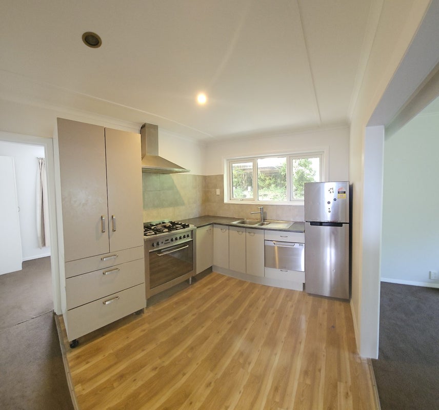 43 Lyndfield Lane, Newlands, Wellington - Carousel 2