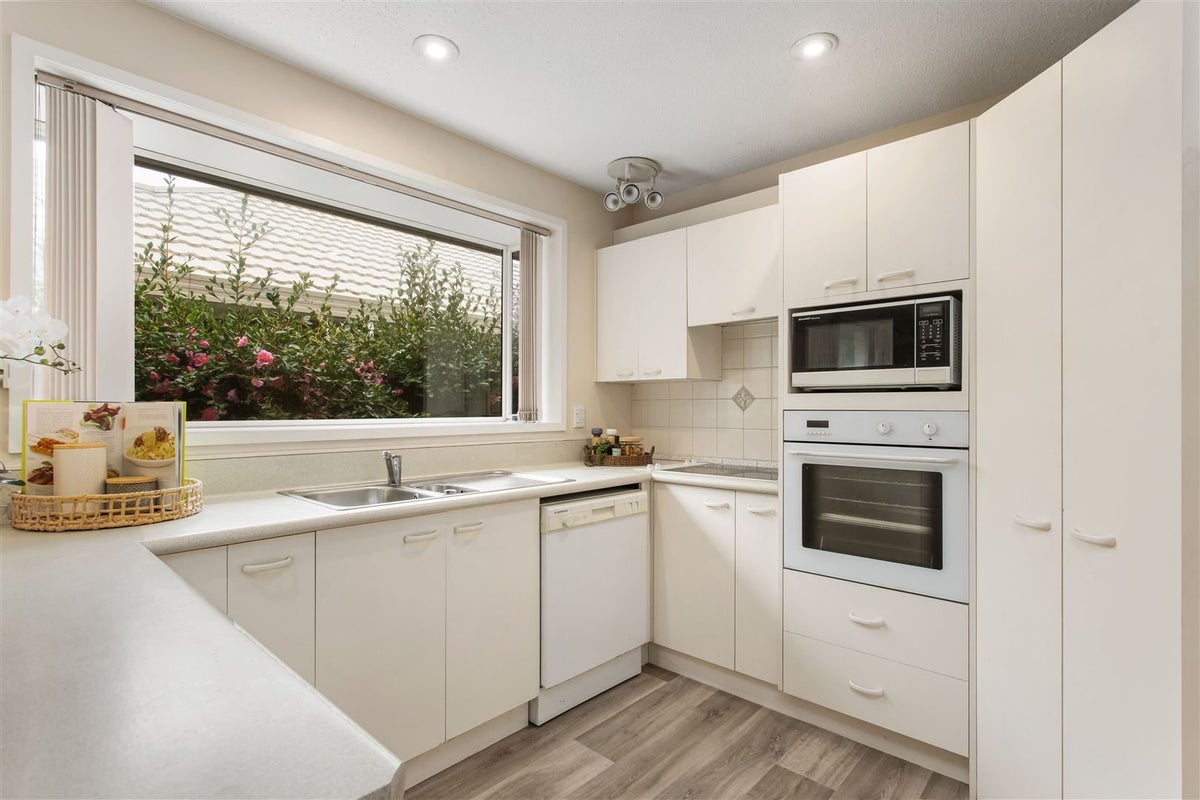 9 Cardigan Bay Place, Addington, Christchurch - Carousel 2
