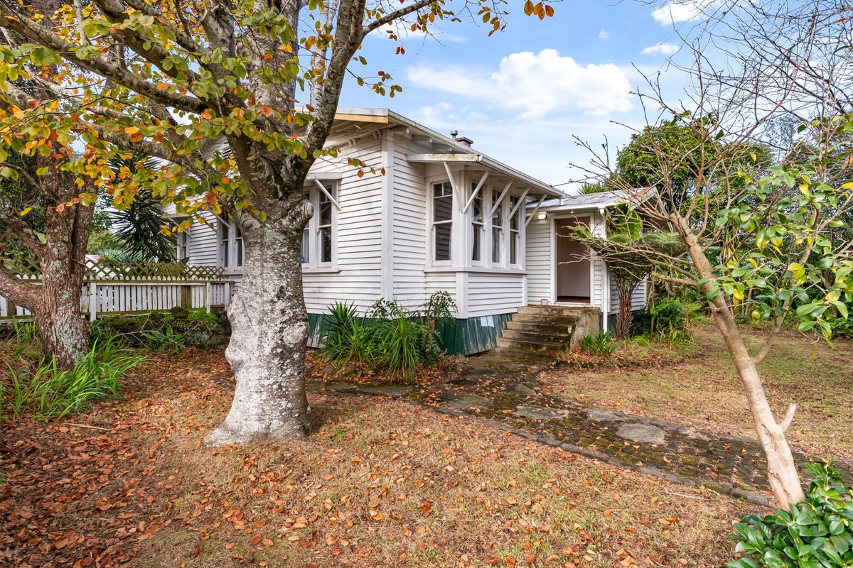50 Woodglen Road, Glen Eden, Auckland - Carousel 1