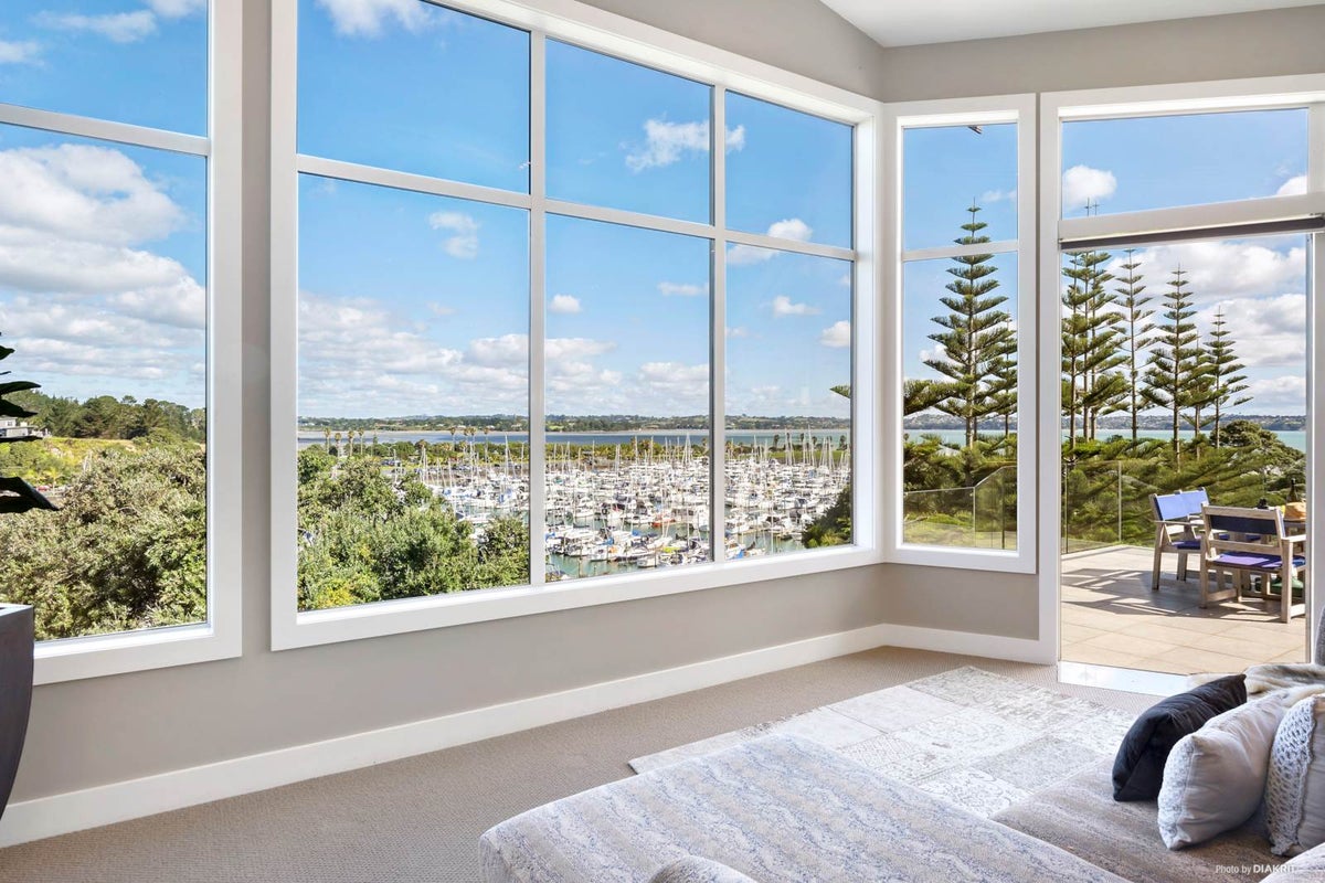 89 Pine Harbour Parade, Beachlands, Auckland - Carousel 1