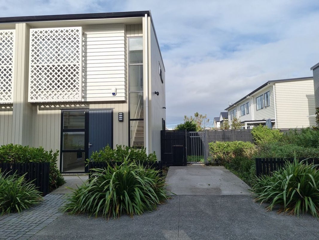 24 Sacred Kingfisher Road, Hobsonville, Auckland - Carousel 1