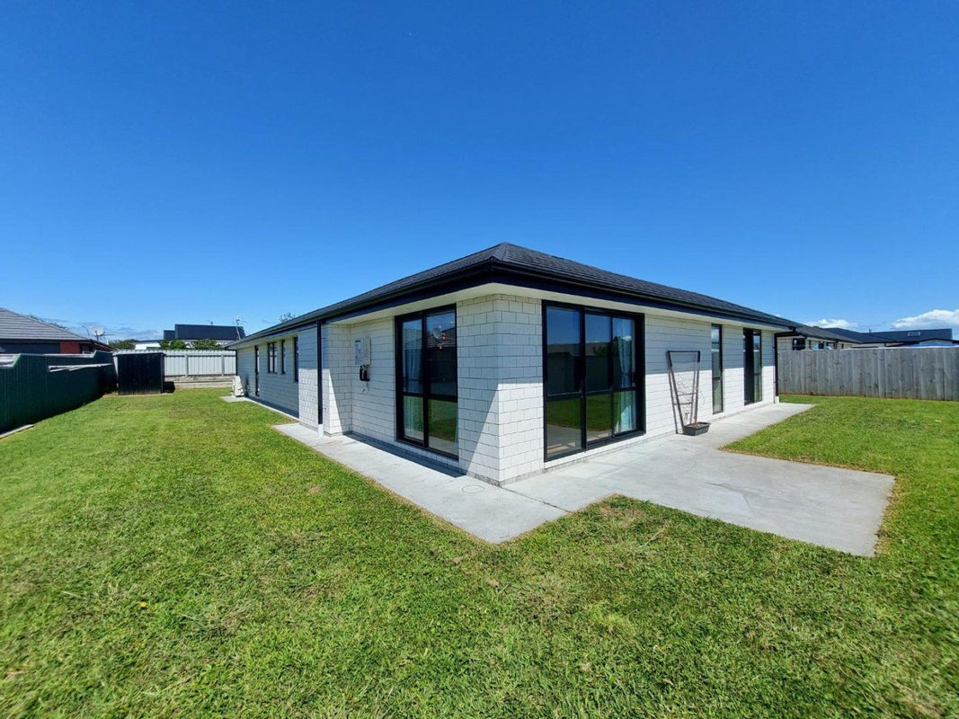 9C Desmond Place, Bell Block, New Plymouth - Carousel 2